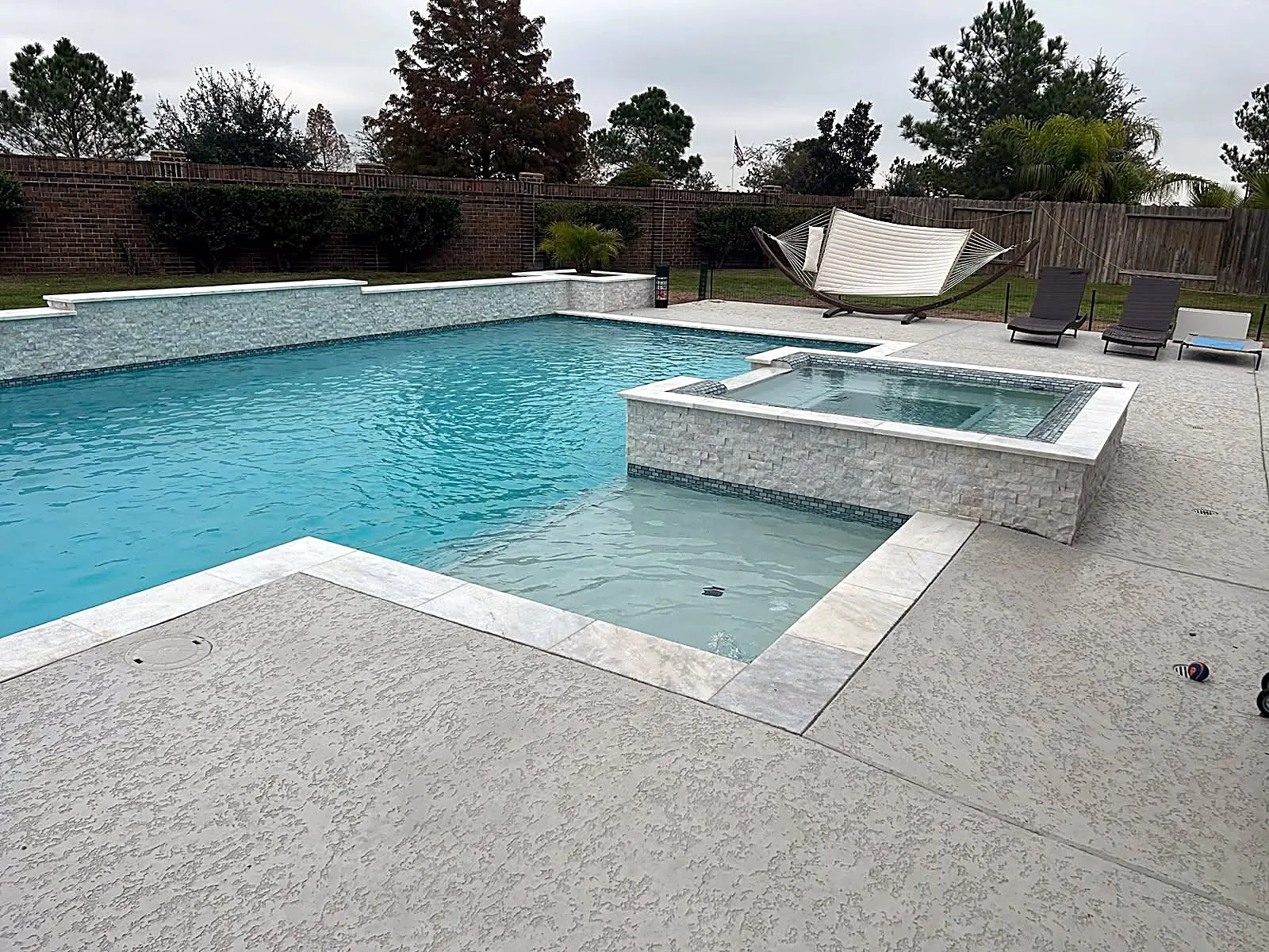 Custom Spas & Hot Tubs
